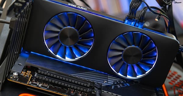 Nỗ lực đầu tiên của Intel với GPU thất bại ra sao?
